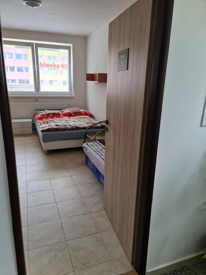 Hotel Nika Beds Pardubice Exterior foto