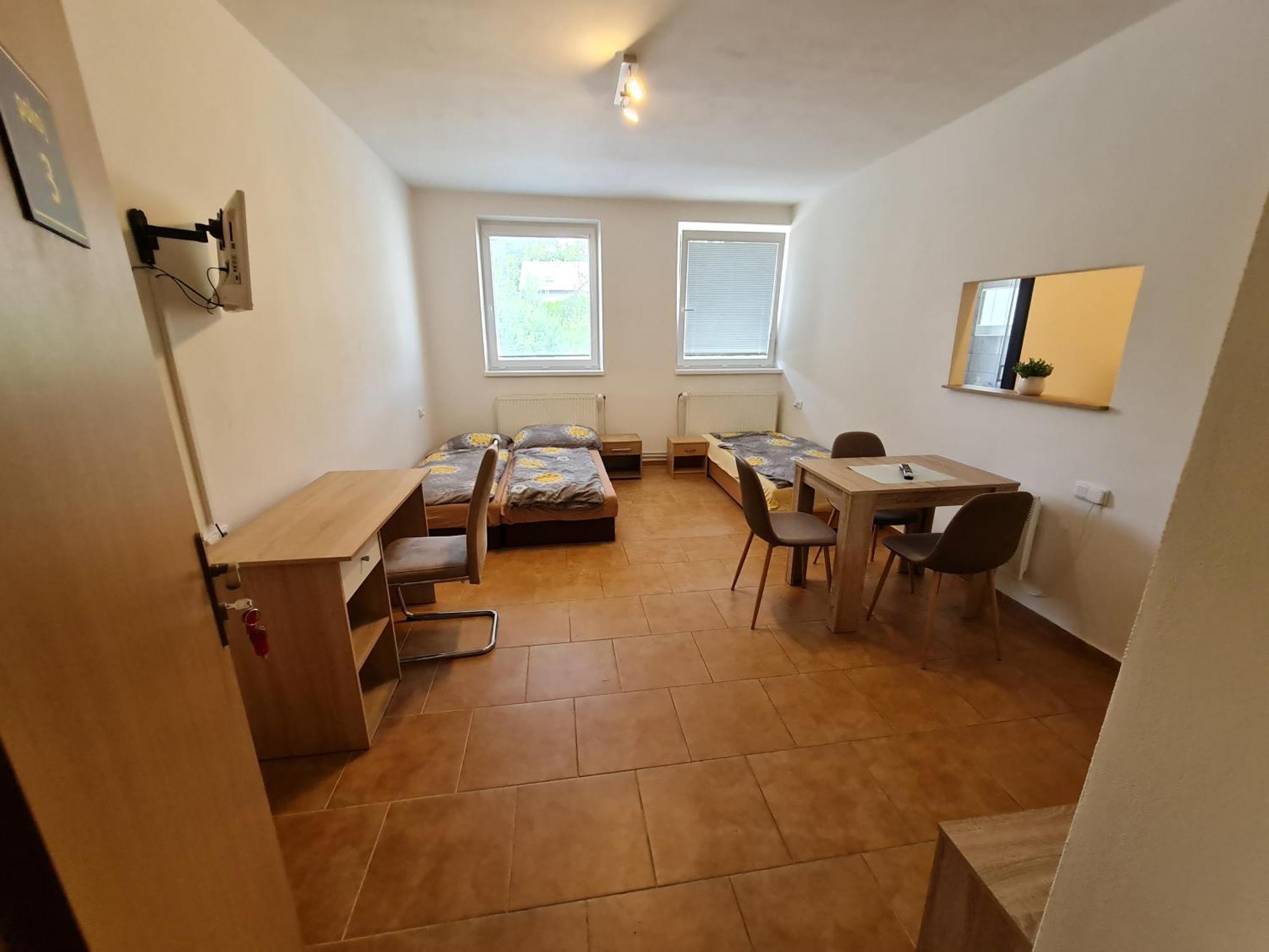 Hotel Nika Beds Pardubice Exterior foto